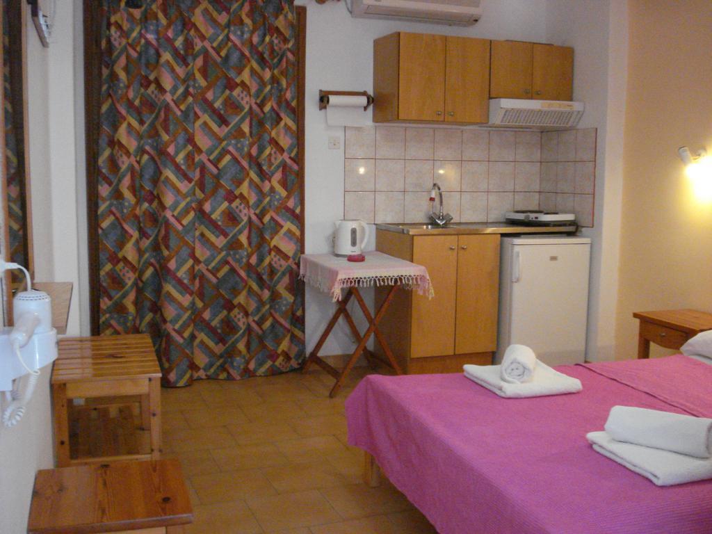 Ethra Hotel Patitíri Szoba fotó